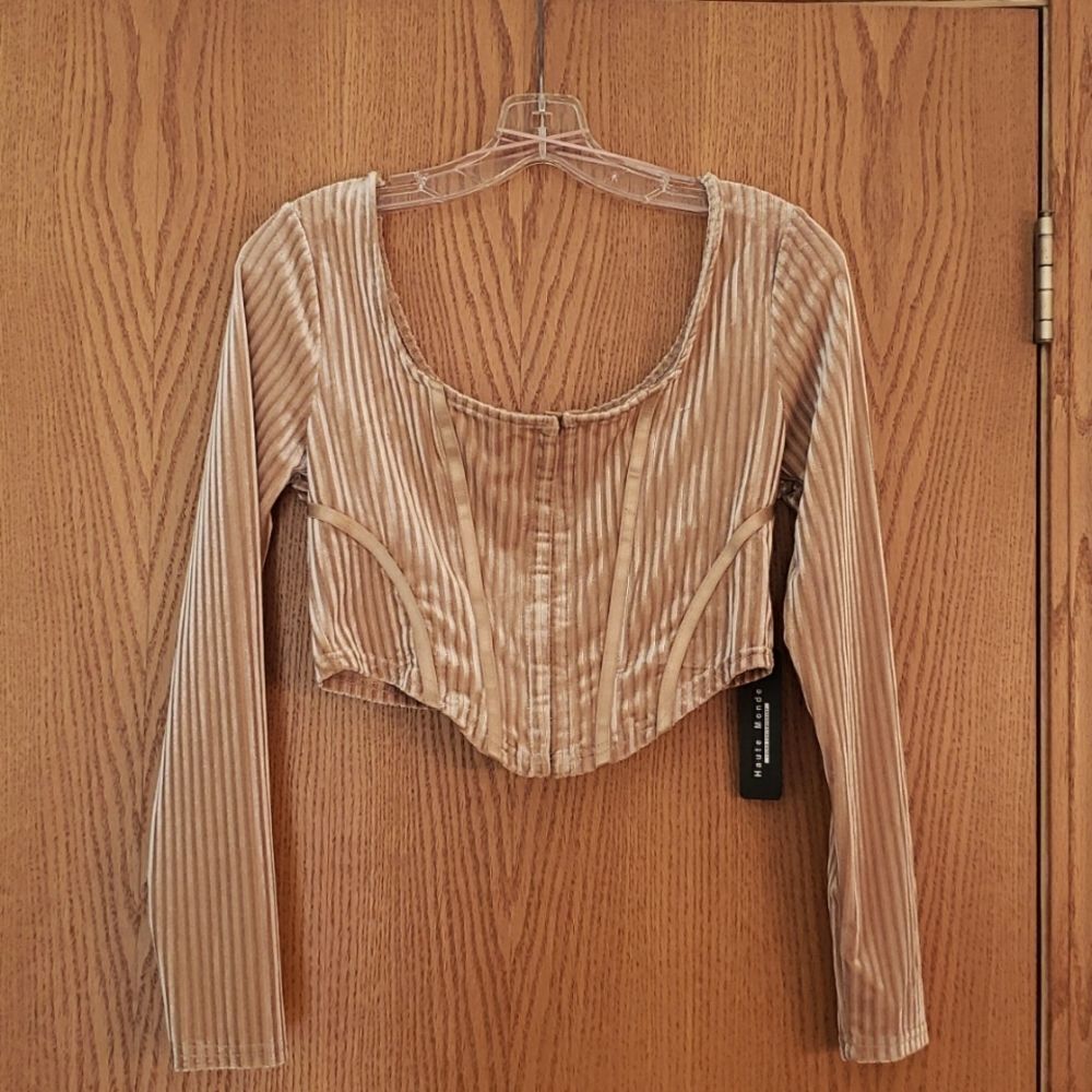 NWT Haute Monde Metallic Look Long Sleeved Crop Top Sz M